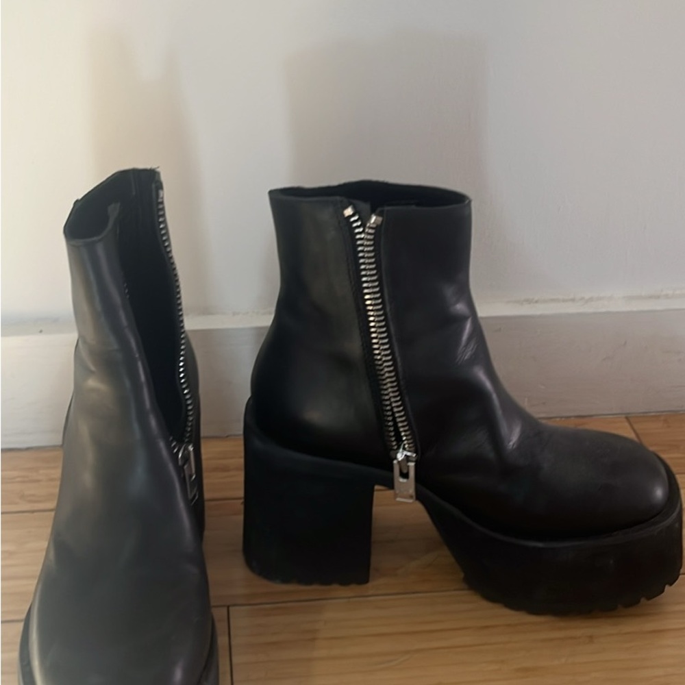UNIF Black Platform Heeled Boots
